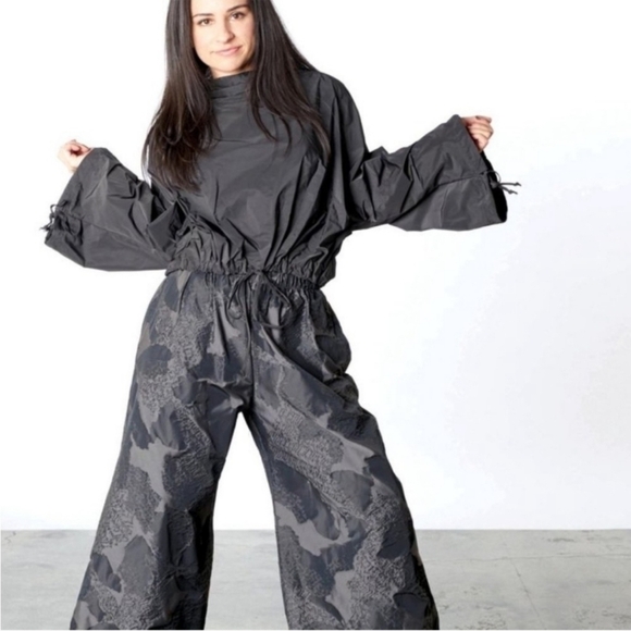 Bryn Walker Giovanna Top Memory Crunch Cowl Drape Neck Size XS - Picture 2 of 14